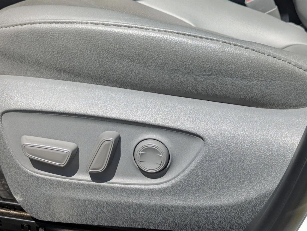 Used 2022 Toyota Highlander Hybrid Platinum SUV