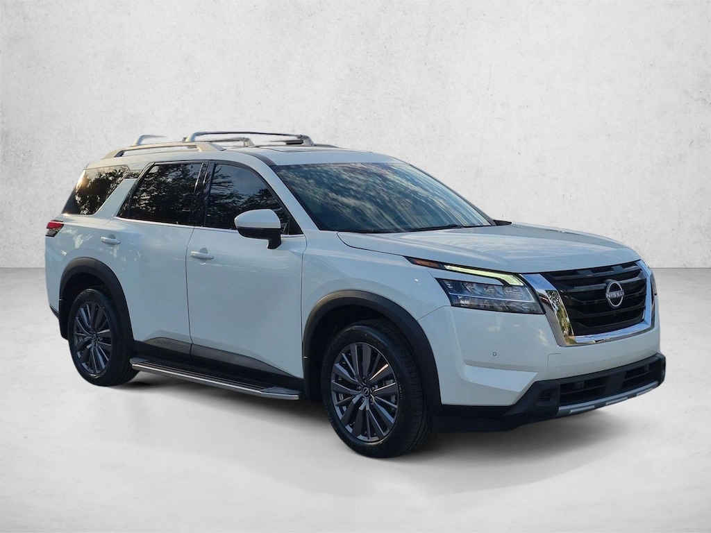 Used 2023 Nissan Pathfinder SL SUV