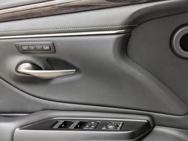 2020 Lexus ES 350 Premium photo 2