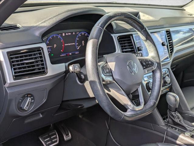 2021 Volkswagen Atlas Cross Sport V6 SEL R-Line photo 3