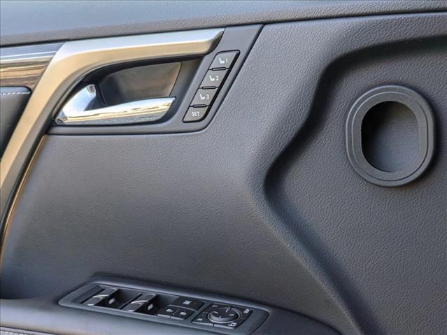 2022 Lexus RX 350L Luxury photo 2