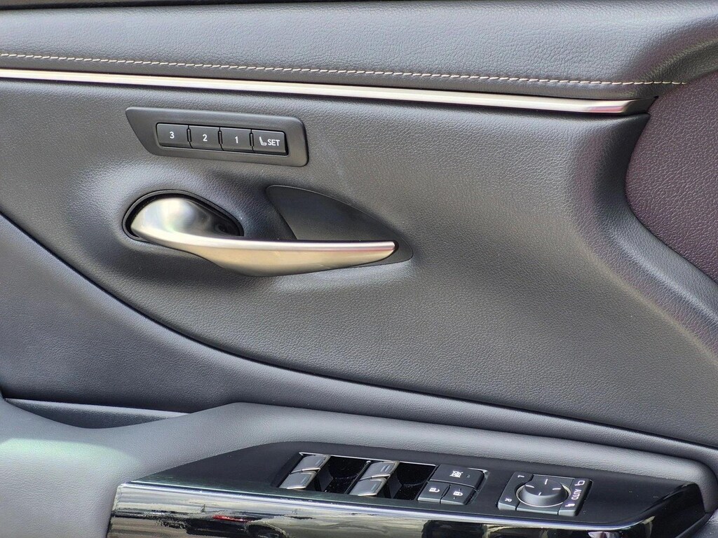 Certified 2022 Lexus ES 350 Sedan