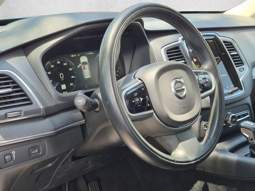 Used 2020 Volvo XC90 T5 Momentum 7 Passenger SUV