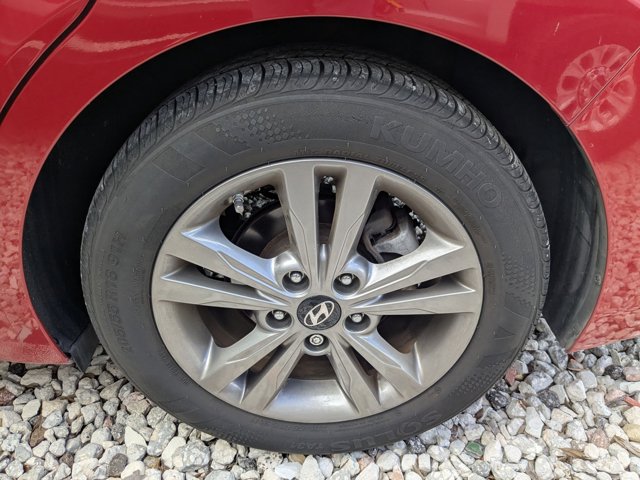 2018 Hyundai Elantra SEL photo 3
