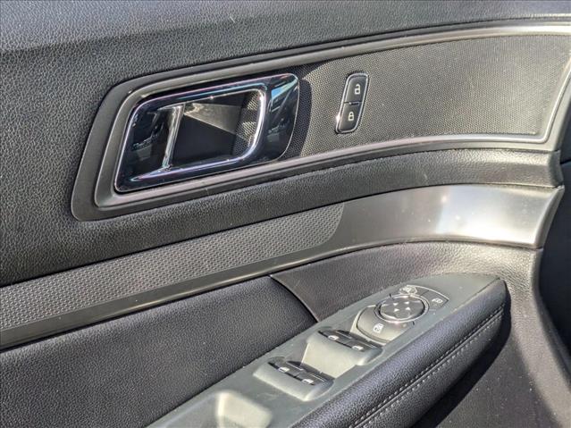 2019 Ford Explorer XLT photo 2