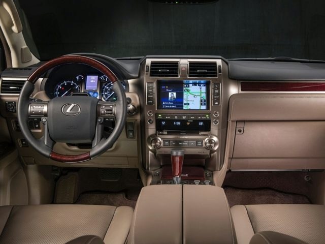 2018 GX 460 interrior.jpg