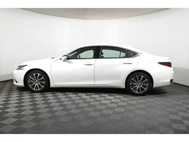 2021 Lexus ES 250 photo 2