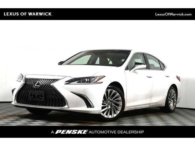 2020 Lexus ES Base's photo