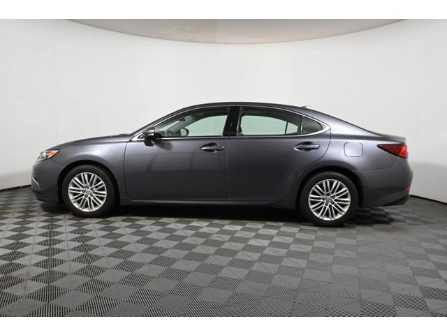 2016 Lexus ES 350 photo 2