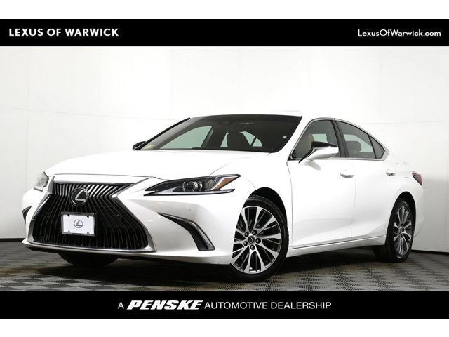 2021 Lexus ES 250's photo