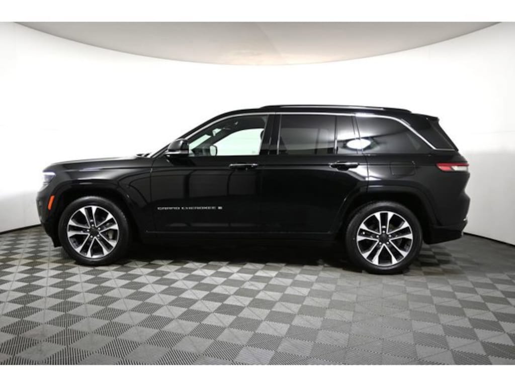 Used 2023 Jeep Grand Cherokee Overland SUV