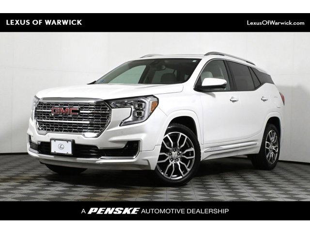 2023 GMC Terrain Denali's photo