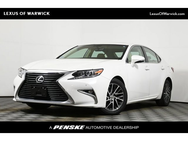 2016 Lexus ES 350's photo