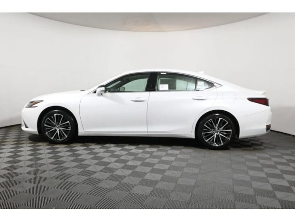 New 2025 Lexus ES HYBRID 300h 4-DOOR SEDAN