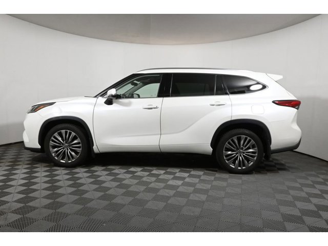 2020 Toyota Highlander Platinum photo 2