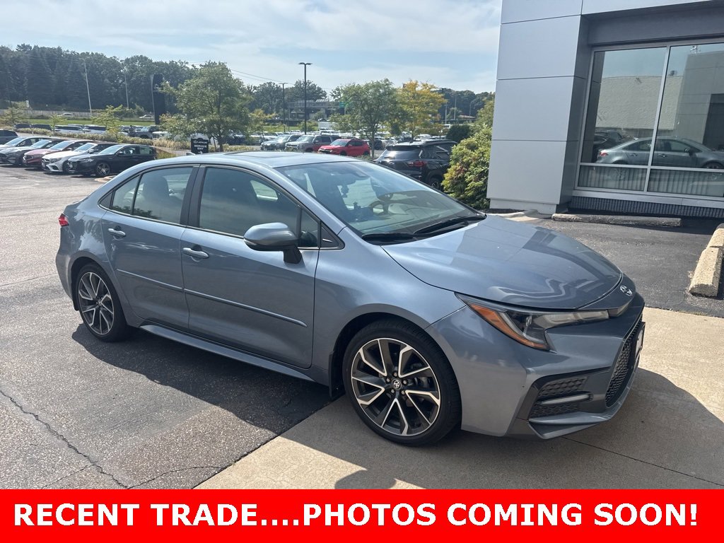 2022 Toyota Corolla SE photo 2
