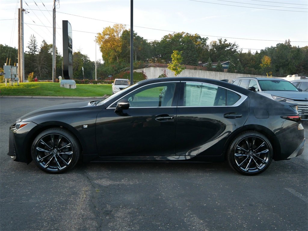 2023 Lexus IS 350 F SPORT photo 3