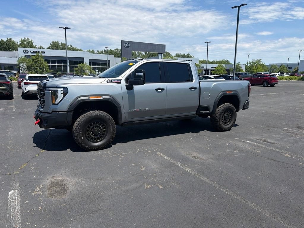 2025 GMC Sierra 4WD Crew Cab Standard Box AT4X's photo