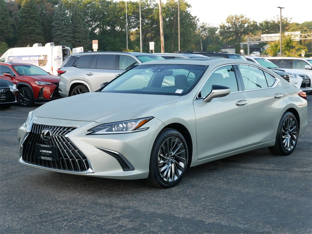 2025 Lexus ES 300h Luxury photo 2