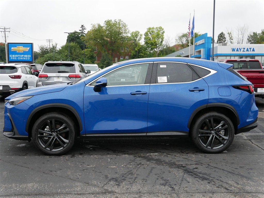 2025 Lexus NX Luxury AWD photo 3