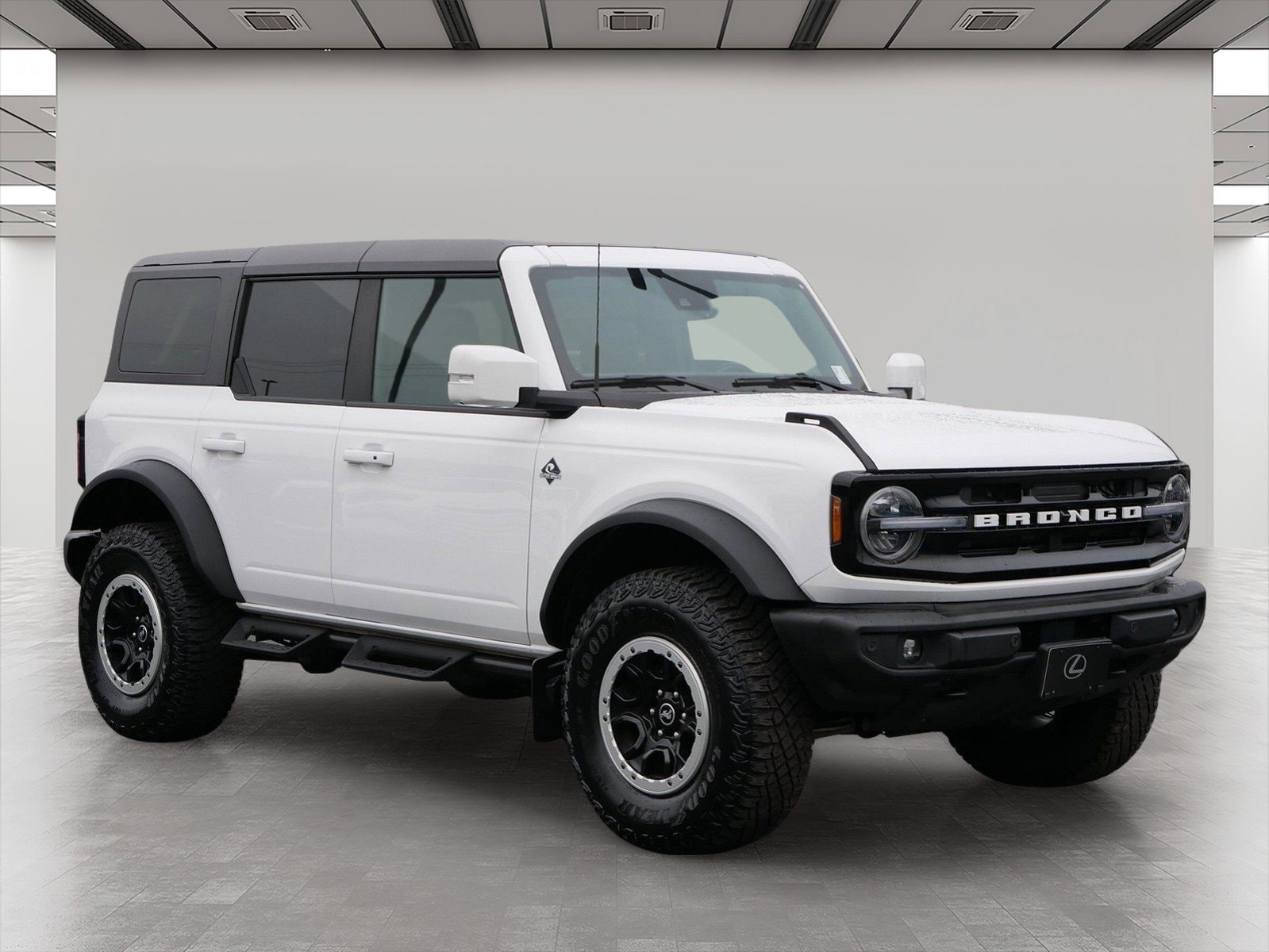 Used 2024 Ford Bronco 4-Door Outer Banks with VIN 1FMEE8BPXRLA60066 for sale in Wayzata, Minnesota