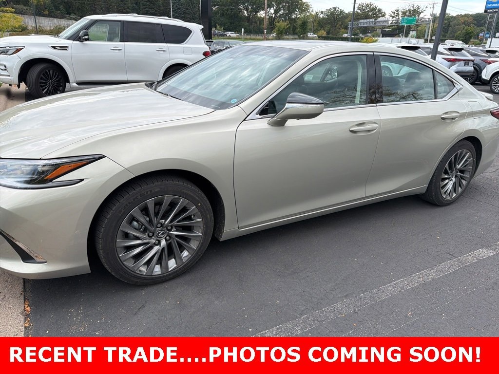 Used 2024 Lexus ES 300h Ultra Luxury Sedan