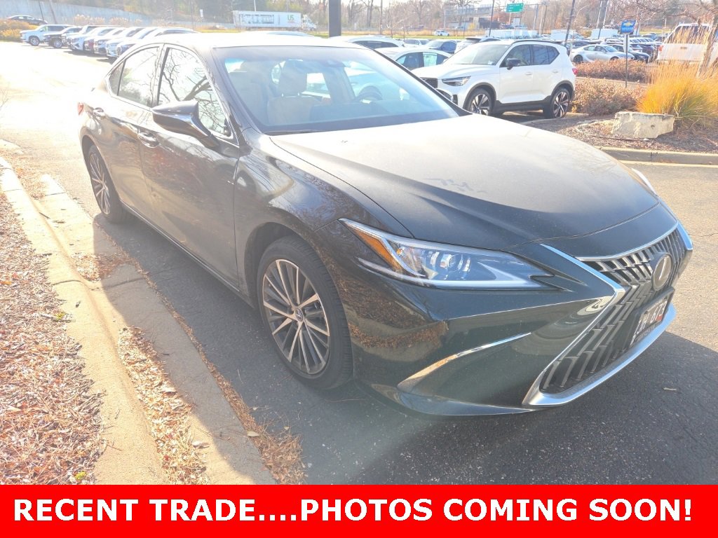2024 Lexus ES 300h Base photo 2