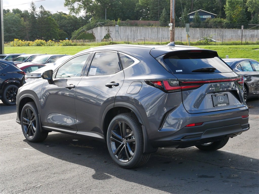 2025 Lexus NX 450h+ Luxury AWD photo 4