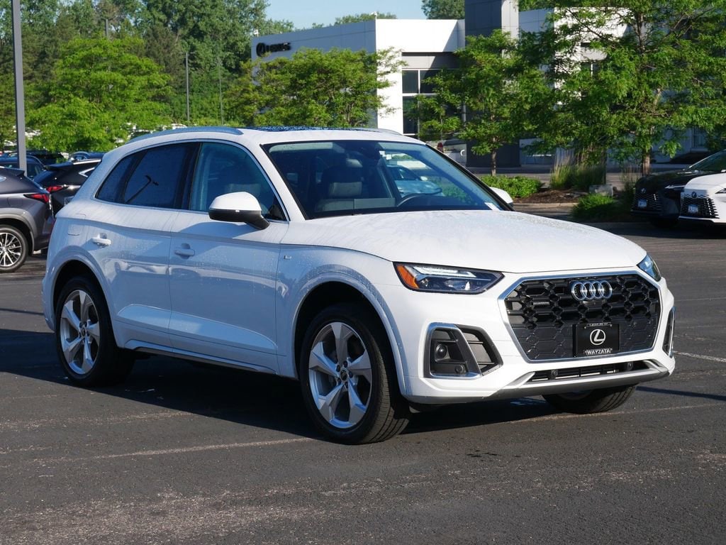 2023 Audi Q5 45 Premium Plus's photo