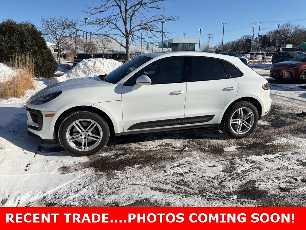 2022 Porsche Macan Base