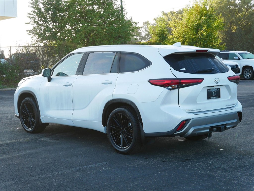 2022 Toyota Highlander Platinum photo 4