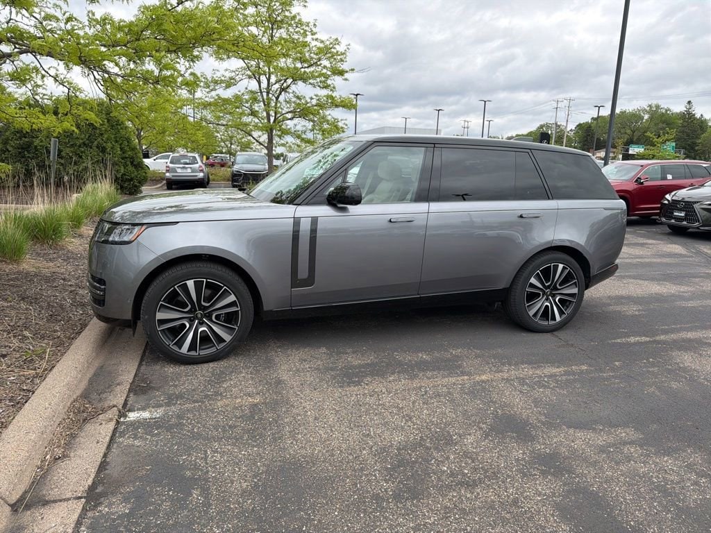 2025 Land Rover Range Rover 4.4 Autobiography LWB 5's photo
