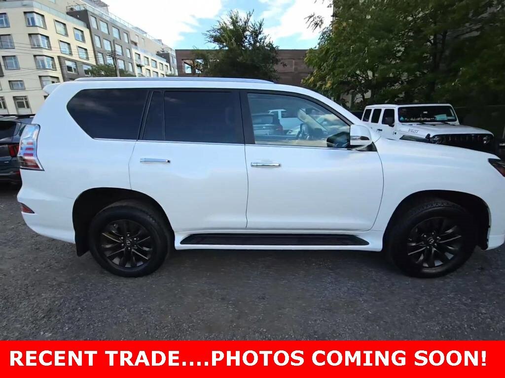 2022 Lexus GX 460 photo 2