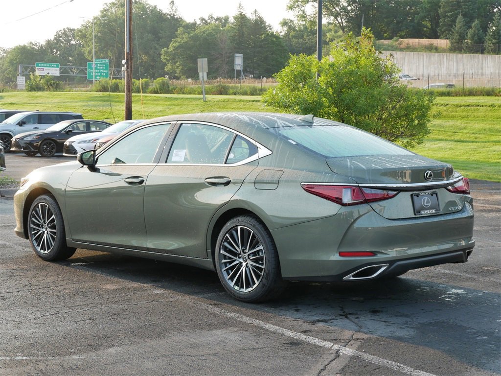 2025 Lexus ES 350 photo 4
