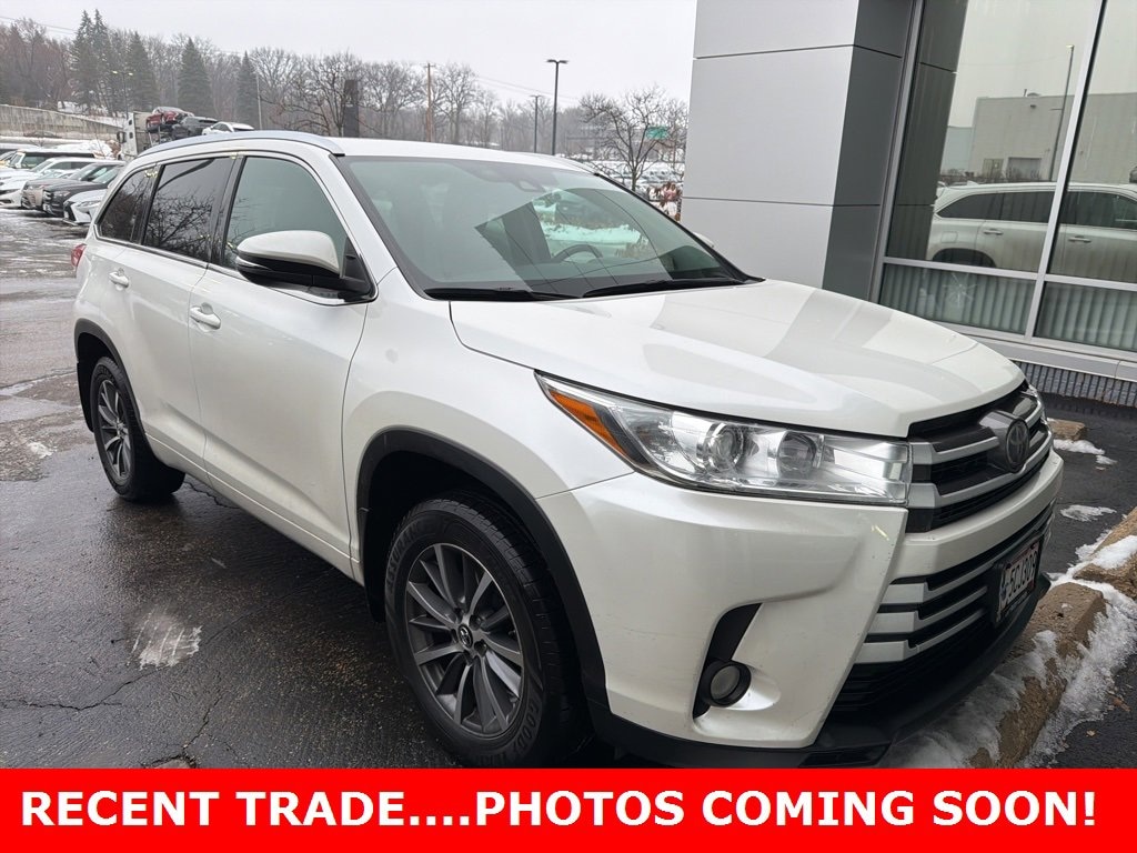 Used 2017 Toyota Highlander XLE V6 SUV