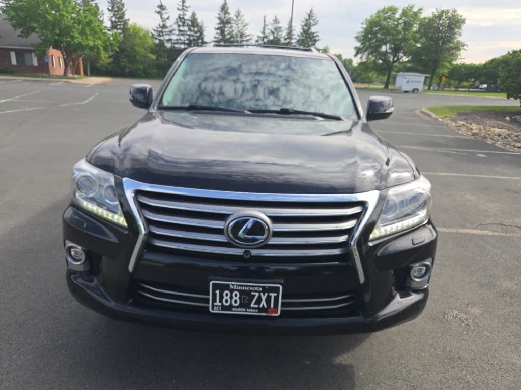 2014 Lexus LX 600 570's photo