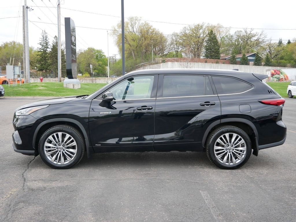 Used 2020 Toyota Highlander Hybrid Platinum SUV