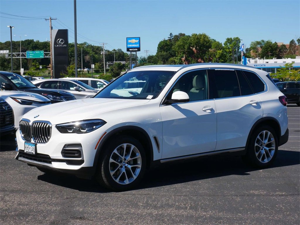 Used 2022 BMW X5 40i with VIN 5UXCR6C00N9L67287 for sale in Wayzata, MN