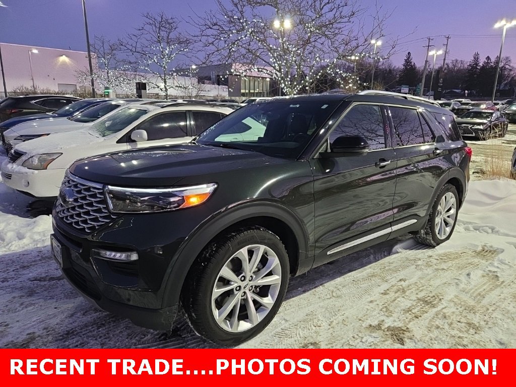 2023 Ford Explorer Platinum's photo