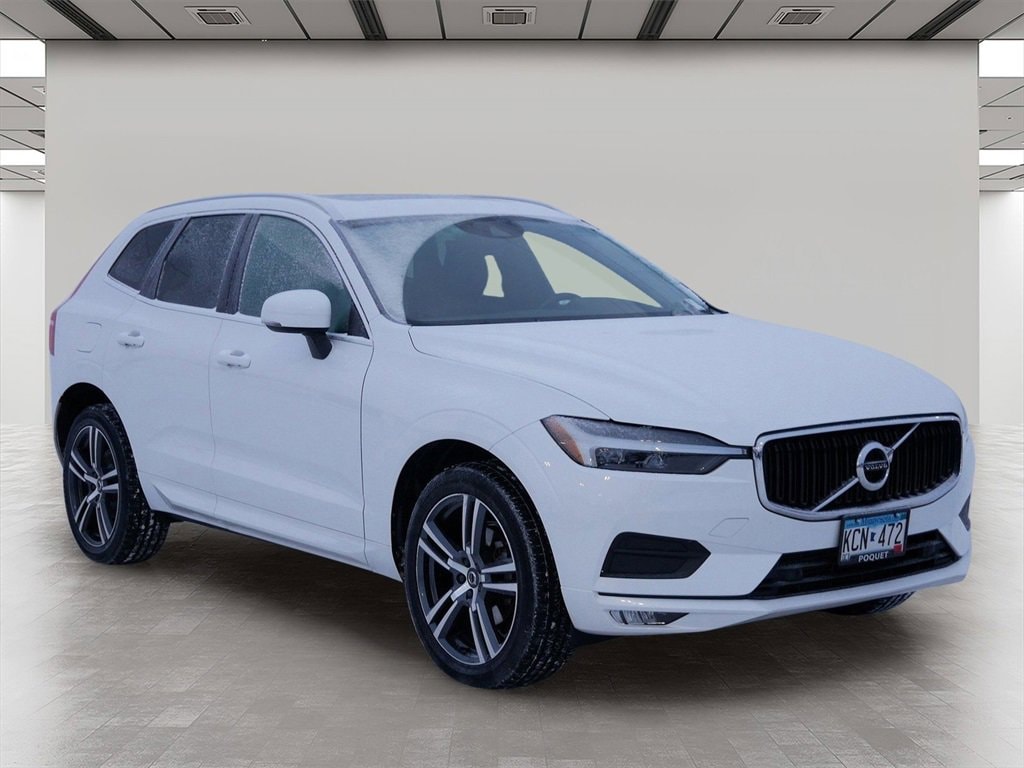 2021 Volvo XC60 Momentum's photo