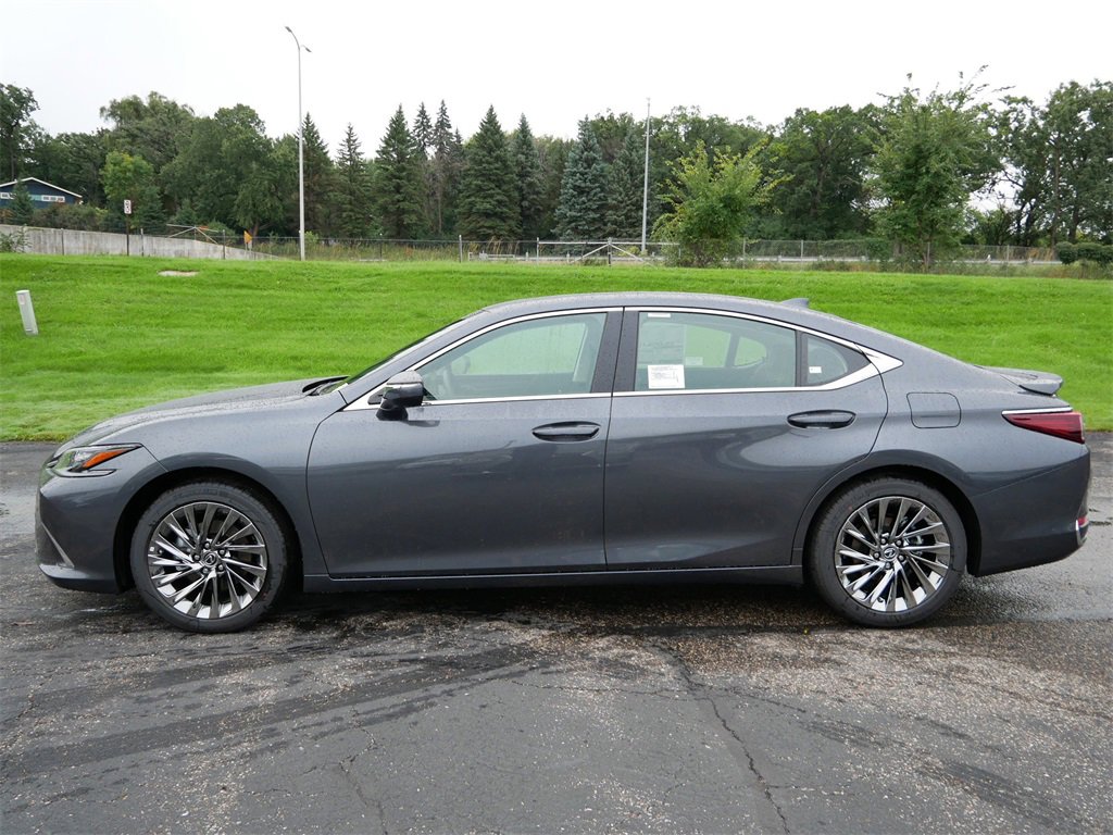 2025 Lexus ES 300h Ultra Luxury photo 3