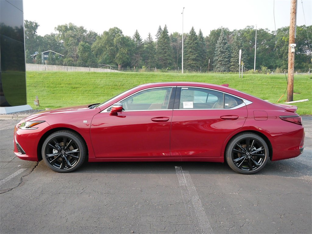 2025 Lexus ES 300h F SPORT Design photo 3