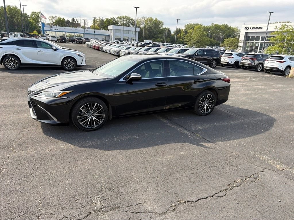 Certified 2024 Lexus ES 250 Luxury Sedan