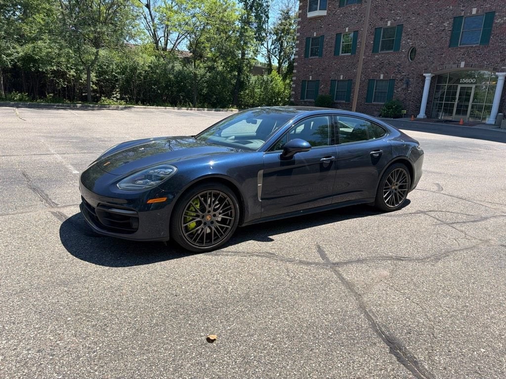 2022 Porsche Panamera E-Hybrid 4 Hatchback