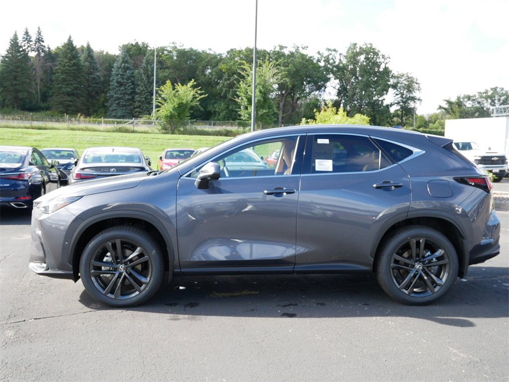 2025 Lexus NX 450h+ Luxury AWD photo 3