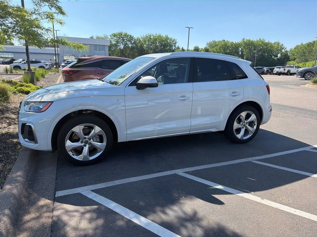 2023 Audi Q5 45 Premium Plus's photo