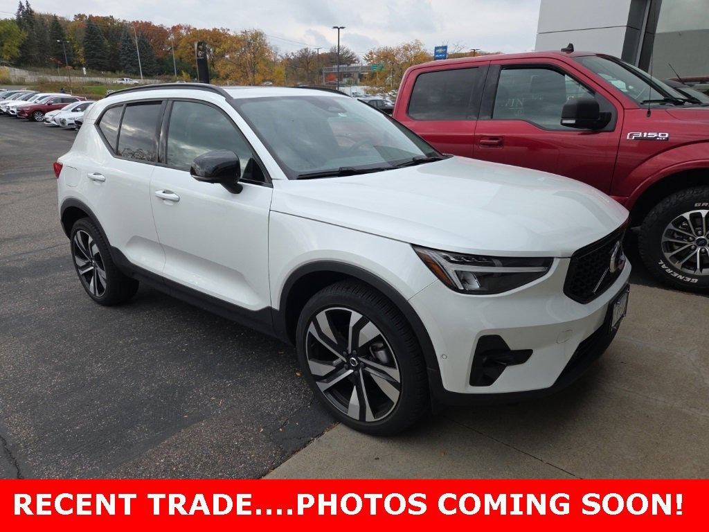 Used 2023 Volvo XC40 B5 AWD Ultimate Dark SUV