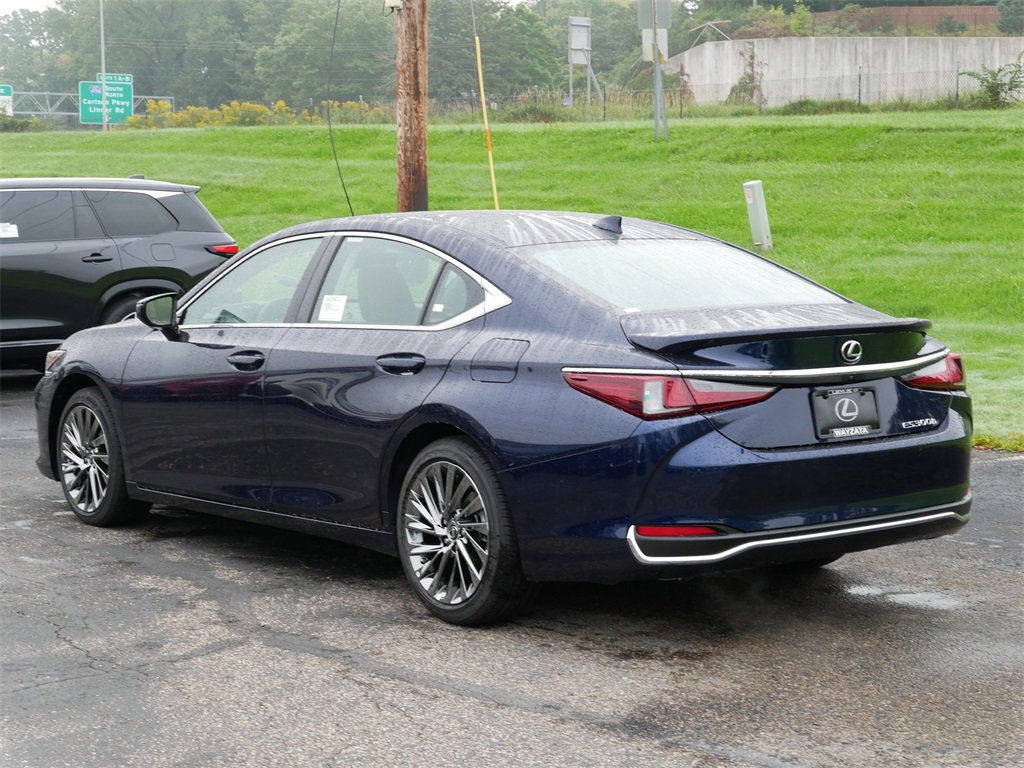 2025 Lexus ES 300h Ultra Luxury photo 4