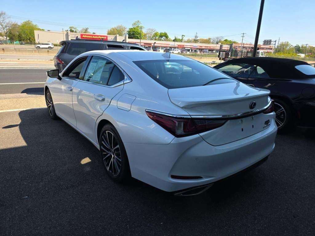 2023 Lexus ES 350 350's photo