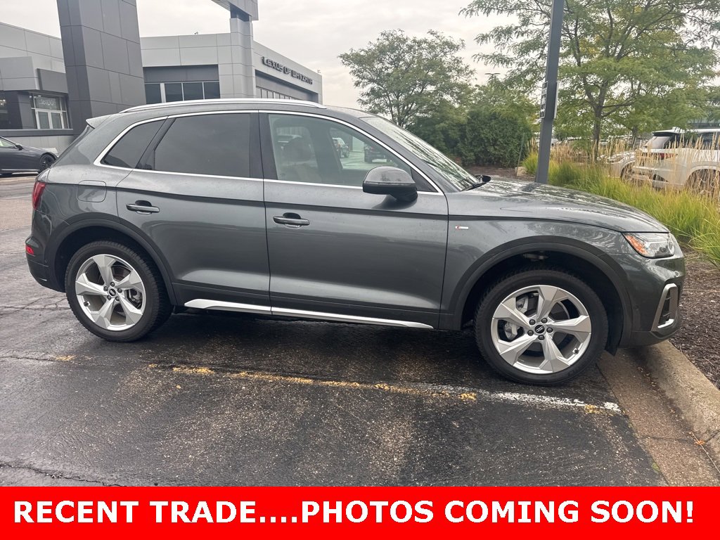 2022 Audi Q5 45 S line Premium photo 2